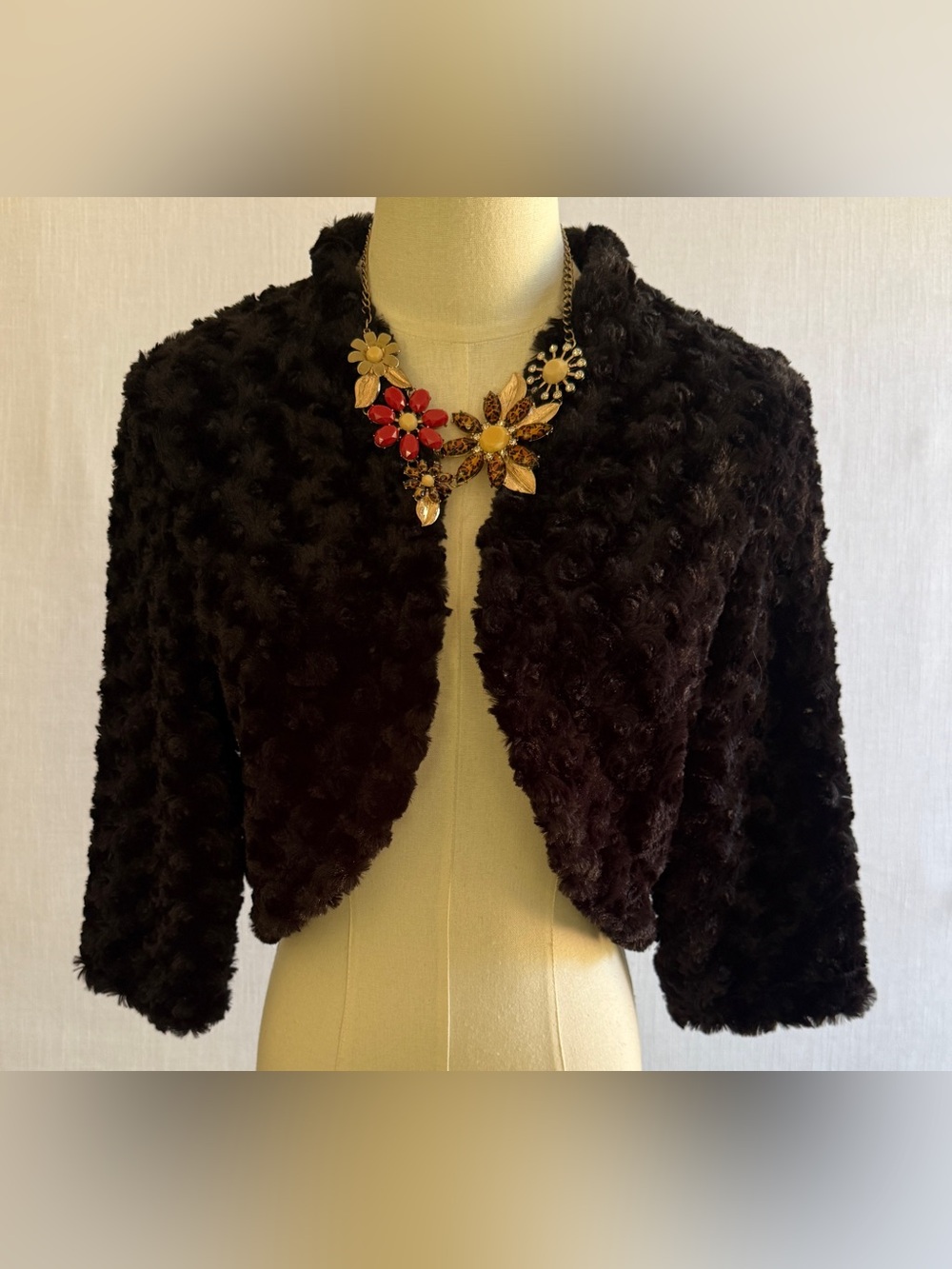 Signature by Robbie Bee Black Faux Fur Rose Swirl Crop Bolero XL